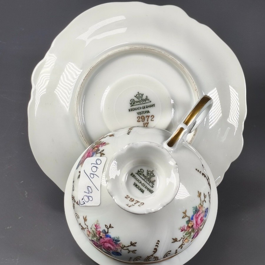 Taza y plato de porcelana alemana 'Rosenthal' diseño 'Viktoria' - imagen 9
