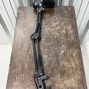 Lámpara de Escritorio Negra con Brazo Extensible y Abrazadera - imagen 6