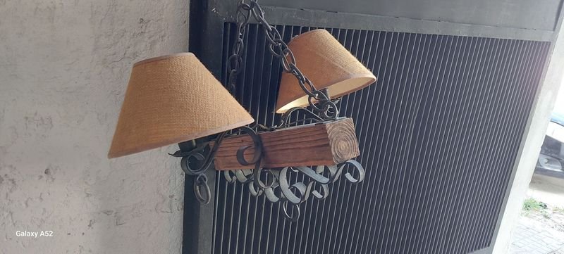 Lámparas antiguas de madera y hierro - imagen 4