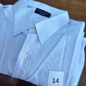 Lote siguiente: Camisa Clásica Azul Claro Talle 48 Remy Charles Monsieur