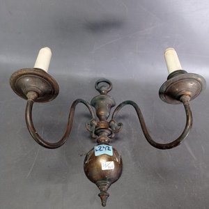 Aplique de Pared Holandés de Bronce Macizo con Dos Luces - imagen 2