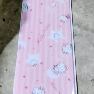 PLACAS EN PVC MOTIVO HELLO KITTY MEDIDAS 0,20X 4 MTS, TOTAL 8 MT2 (20 unidades) - imagen 2