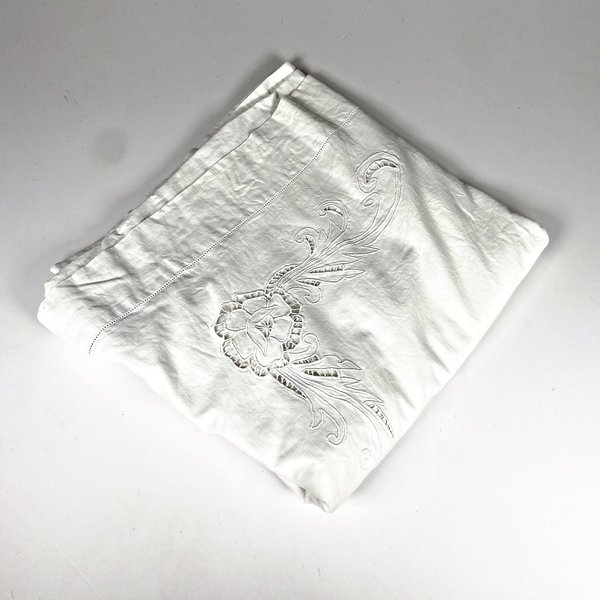 Sábana de Hilo Calada con Diseño Floral