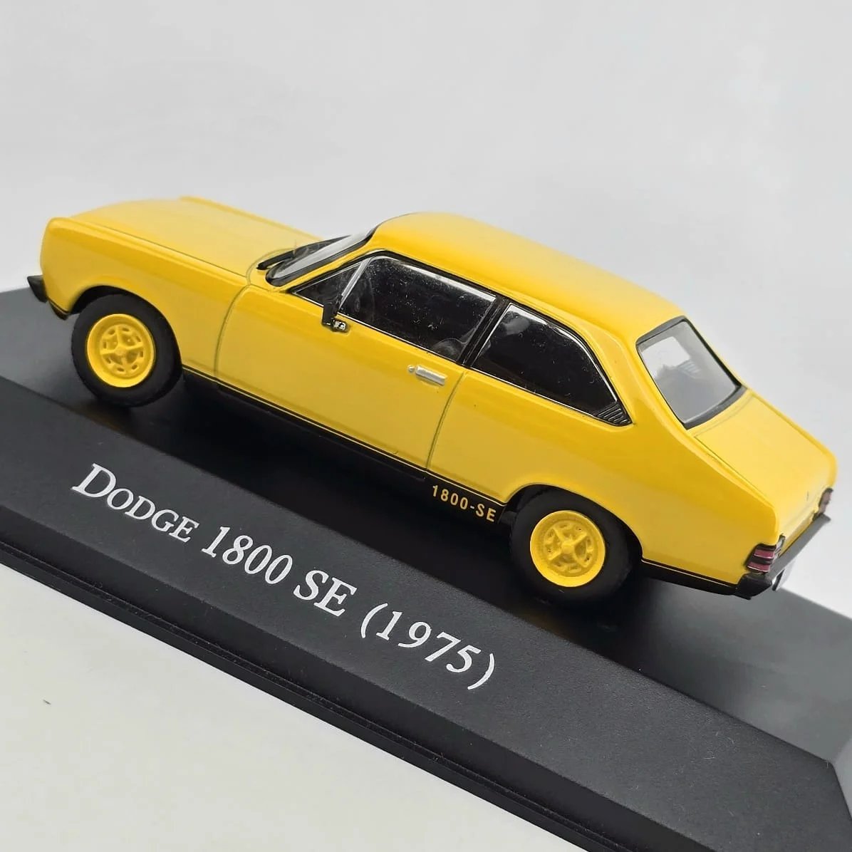 Lote siguiente: Dodge 1800 SE Modelo de Coche en Plástico