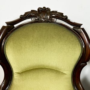 Par de Sillones Victorianos de Caoba con Tapizado de Pana Verde - imagen 2