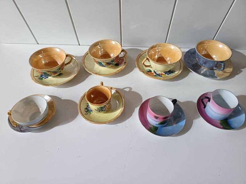 Juego de Tazas y Platillos de Café de Porcelana - Varias Procedencias