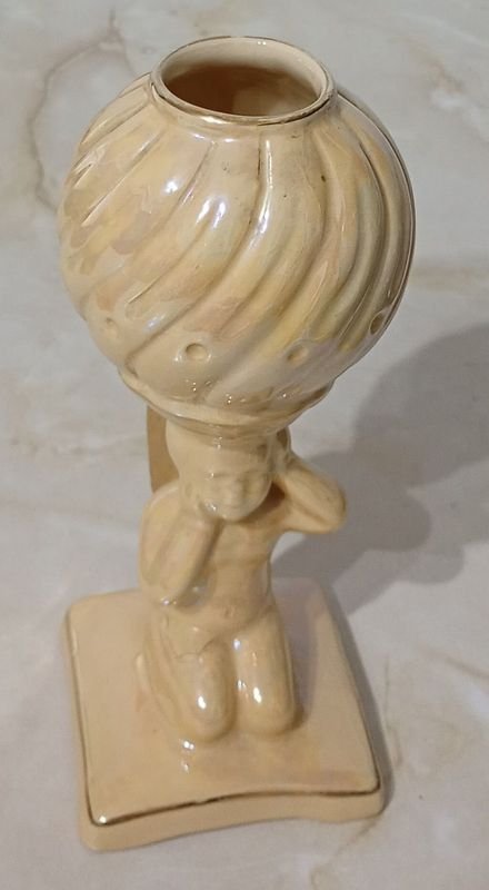 Mate Isabelino de Porcelana con Angelito y Bordos en Dorado - imagen 5