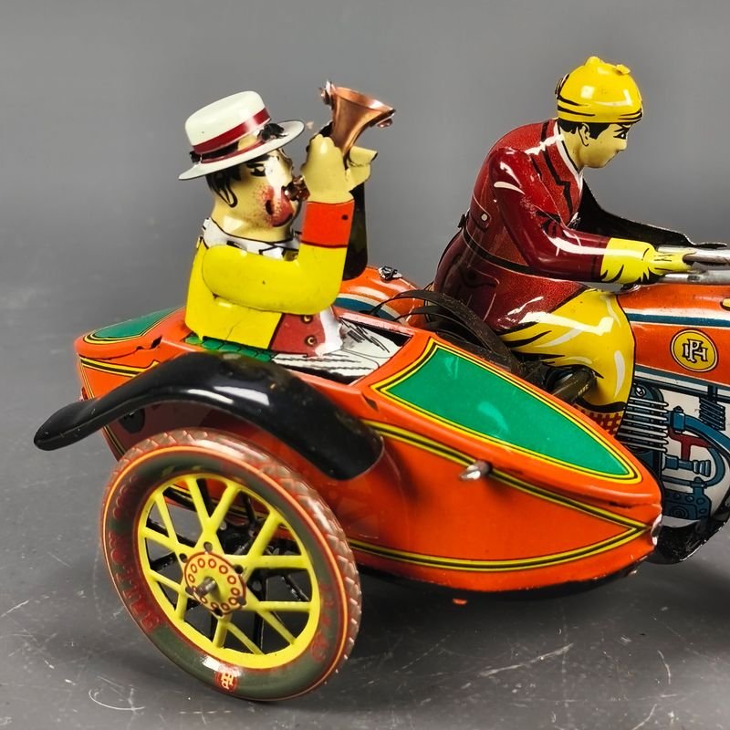 Colección de juguetes vintage con moto y sidecar - imagen 3