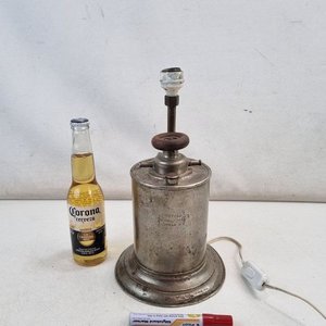 Lote siguiente: Lámpara Artesanal Antigua Base Metálica Grabada Buffalo Dental Mfg Co