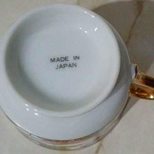 Taza Antigua de Porcelana Japonesa Estilo Imari con Detalles Pintados a Mano - imagen 3