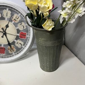 Lote de Floreros, Reloj de Pared y Velas LED - imagen 6