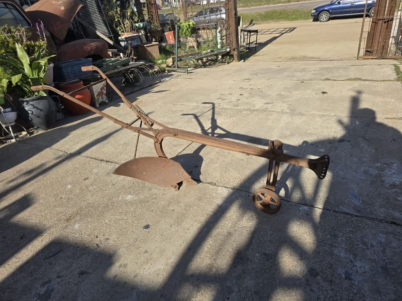 Arado Antiguo de Hierro para Coleccionismo o Decoración