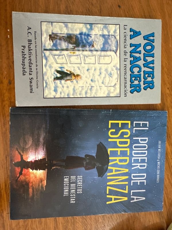Lote anterior: Libros: Volver a Nacer y El Poder de la Esperanza