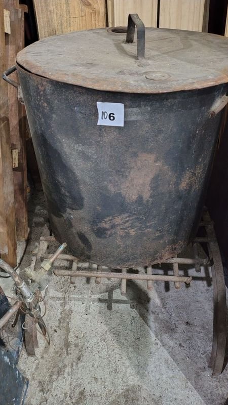 Lote siguiente: Olla de hierro y quemador para cocina