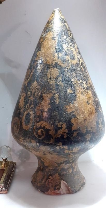 Lote siguiente: Aguamanil Veneciano Antiguo con soporte de Hierro para la pared