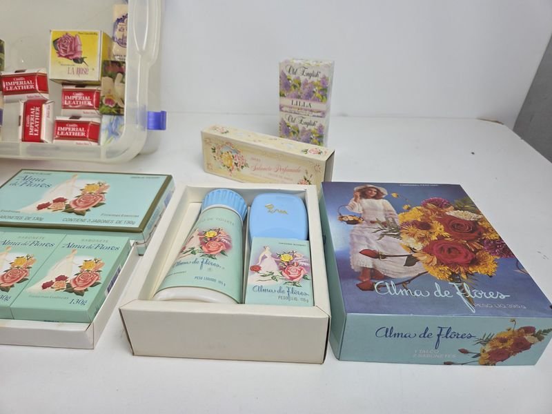 Artículos de tocador y cosméticos para la venta en subasta - imagen 8