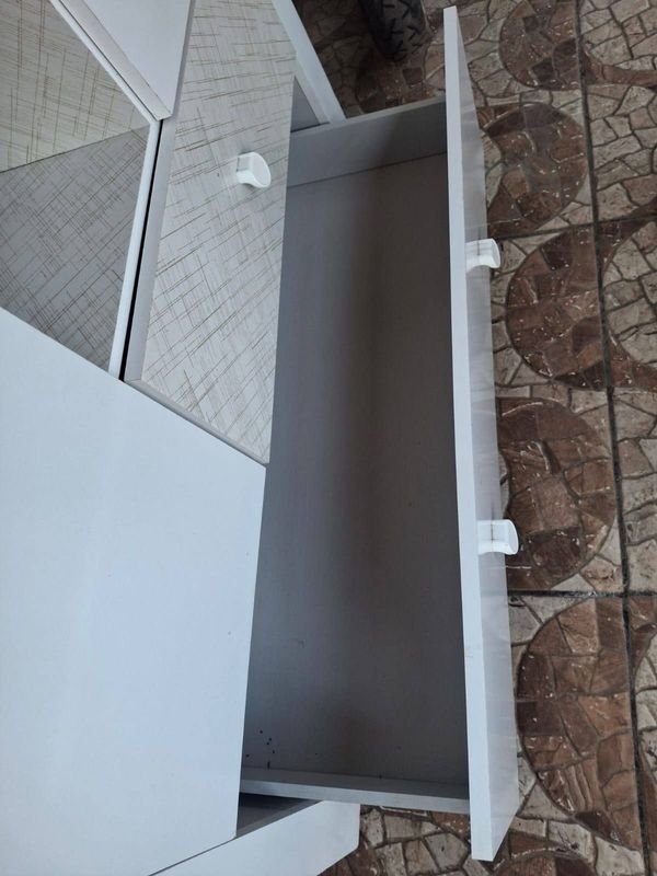 Ropero blanco para hogar - imagen 8