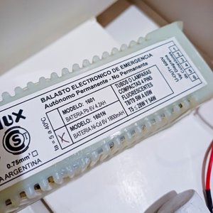 Kit de 27 Luces de Emergencia y Carteles de Salida - imagen 5