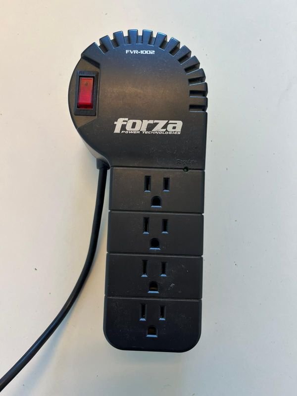 Regulador automático de voltaje FORZA - imagen 2