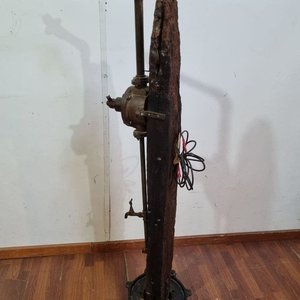 Lámpara de Pie Rústica con Tronco Natural, Hierro y Bronce - imagen 5