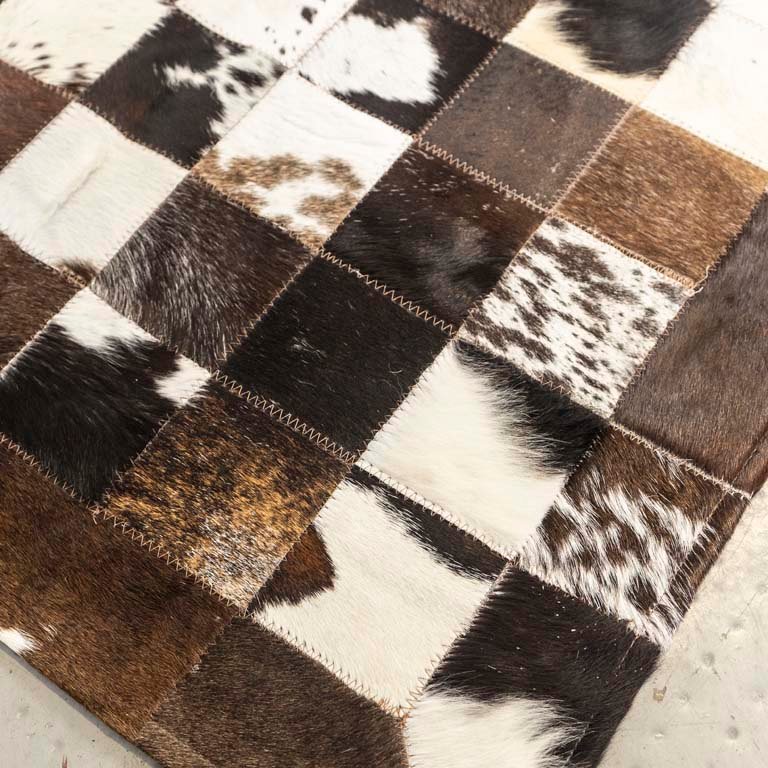 Alfombra de cuero vacuno de diseño geométrico - imagen 2