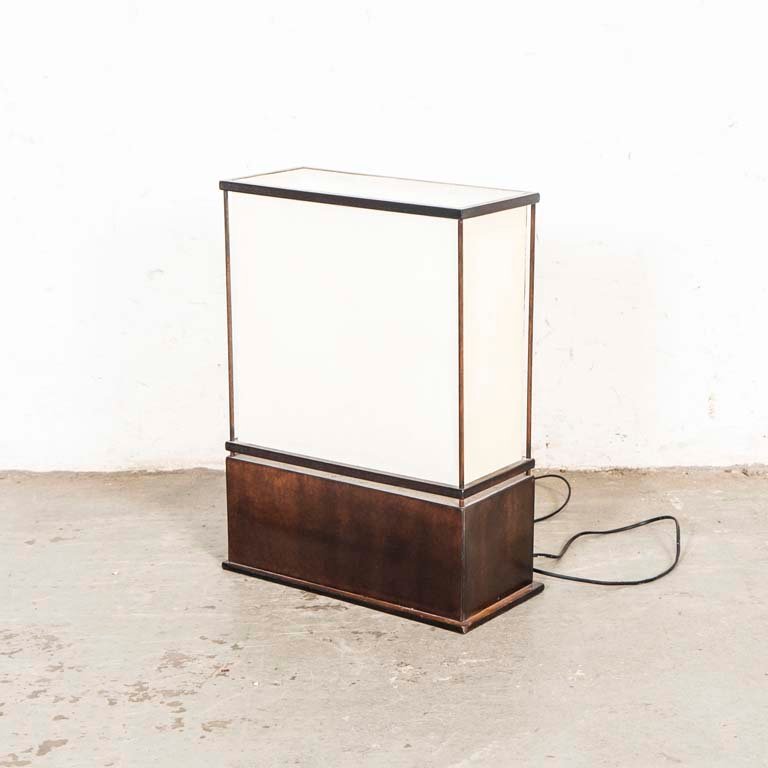 Lote anterior: Lámpara sobremesa de madera con dos luces