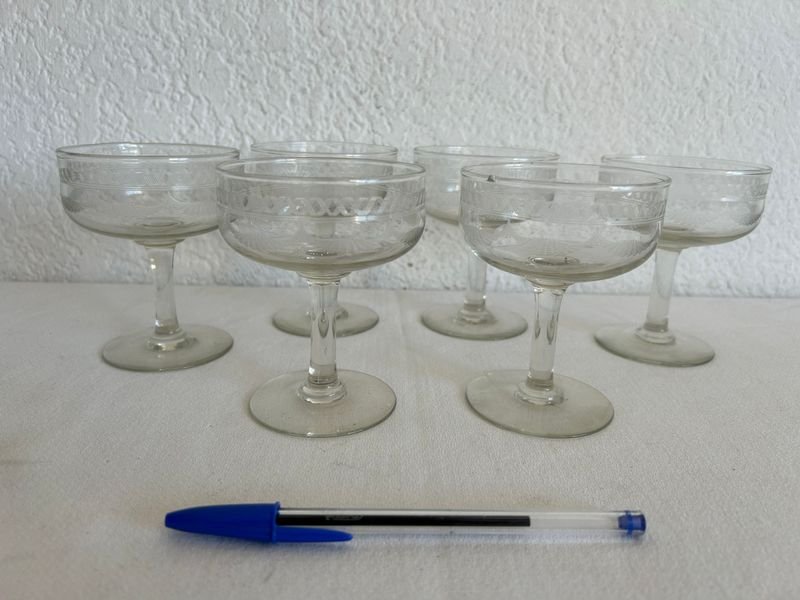 Lote anterior: Juego de copas de cristal