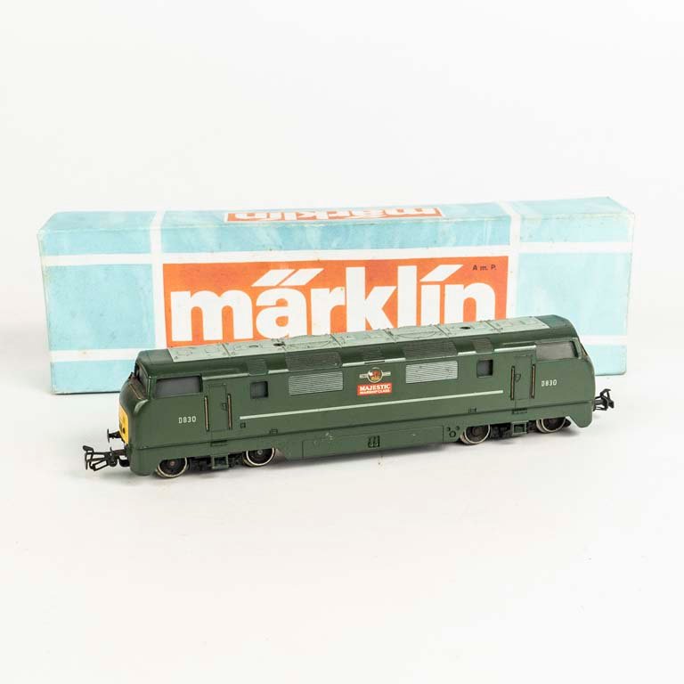 Locomotora Marklin made in Germany en su caja original.
