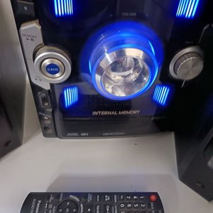 Equipo de Sonido Panasonic SA-AKX70 con Parlantes Super Woofer y Control Remoto - imagen 5