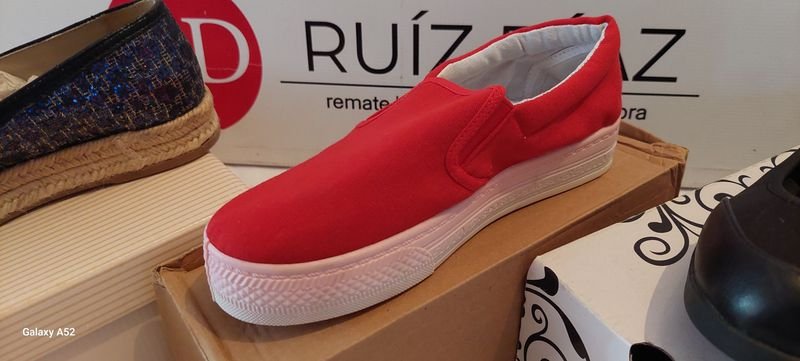 Zapatos de cuero en caja con diferentes tamaños - imagen 3