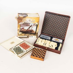 Lote anterior: Lote de Juegos: Ajedrez, Dominó y Naipes