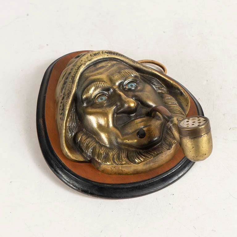 Lote siguiente: Encendedor marino de bronce con resistencia