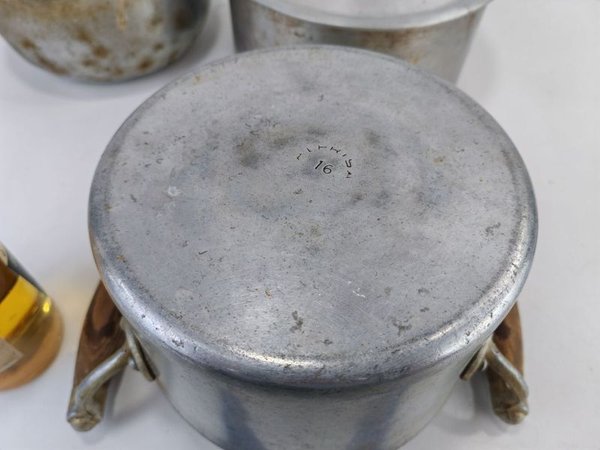 Pots with Lids and Kitchen Utensils - imagen 9
