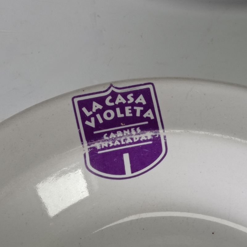 Platos de porcelana Olmos con logo de La Casa Violeta - imagen 2