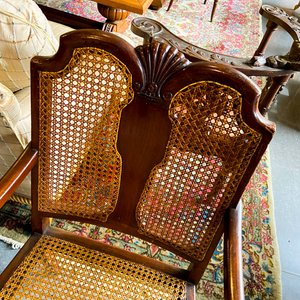 Sillón de madera con asiento y respaldo de mimbre - imagen 2