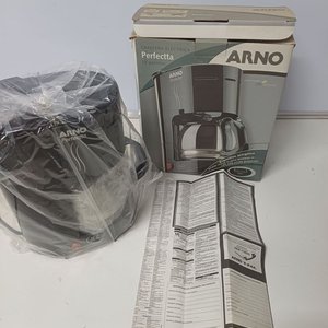 Lote siguiente: Cafetera Eléctrica Arno Perfectta Negra para 12 Pocillos