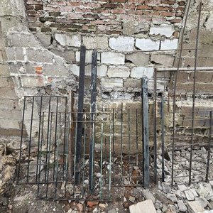 Lote siguiente: Tramos de Rejas y Caños de Hierro para Construcción