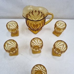 Juego de Jarra y 6 Vasos Vintage con Diseño en Relieve Ambarino - imagen 3