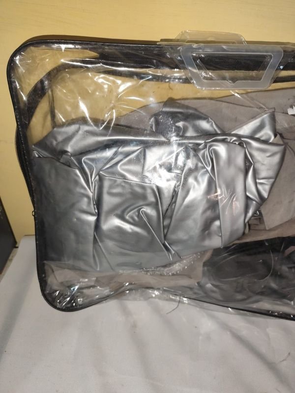 Colchón para auto con almohadas y base