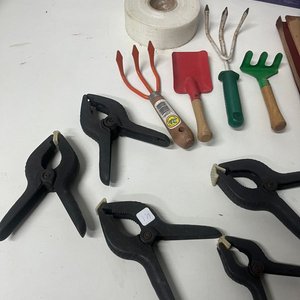 Lote de Herramientas de Jardín, Lijas y Pinzas Plásticas - imagen 5