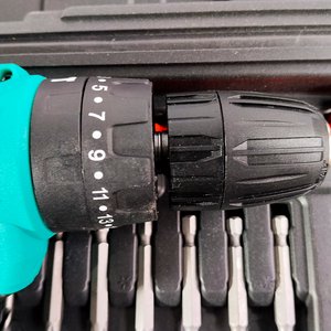 Taladro Inalámbrico 21V con 2 Baterías y Accesorios en Maletín - imagen 4