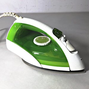 Plancha Eléctrica Panasonic NI-E300T Blanca y Verde - imagen 3