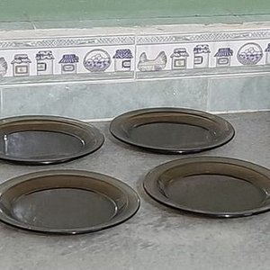 Lote Variado: Guisera de Barro, Platos para Torta, Provolonera, Tazas y Jarro Pintado - imagen 3