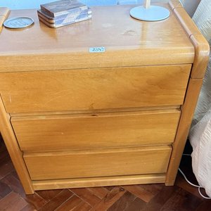Par de Mesitas de Luz de Madera con Cajones - imagen 2