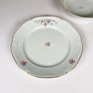 Dos Piezas de Porcelana Checa con Decoración Floral: Centro y Bandeja Redonda - imagen 3