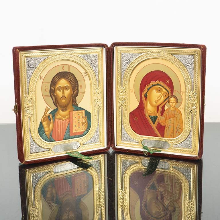 Lote siguiente: Icono doble de metal con estuche - Medidas: Cerrado: 19 x 23cm