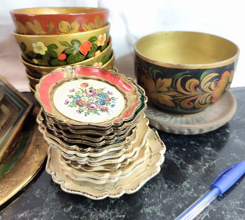 Lotes de recipientes decorativos en madera pintados a mano - imagen 3