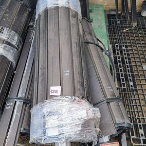 Lote siguiente: 3 Cortinas de Enrollar de Aluminio con Ejes