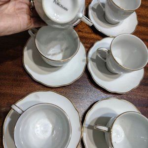 Juego de 6 Tazas de Té con Platillos de Porcelana Blanca con Borde Dorado - imagen 3