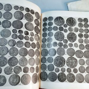 Lote de 3 publicaciones numismáticas: 2 catálogos de subastas y revista Numisma - imagen 3